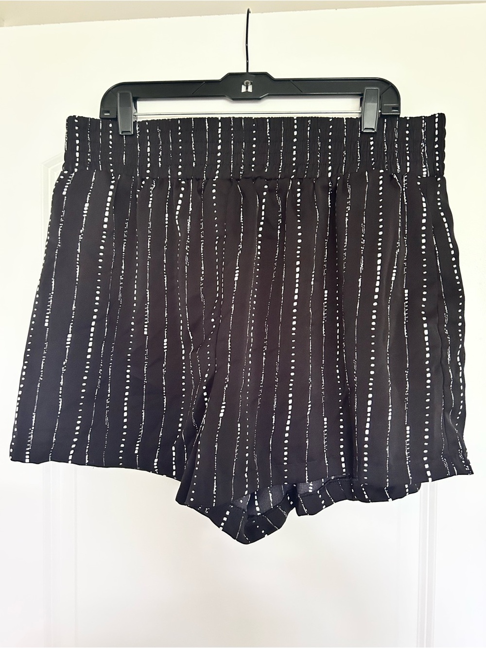 Women's High-Waist Black Dot-Stripe Casual Shorts